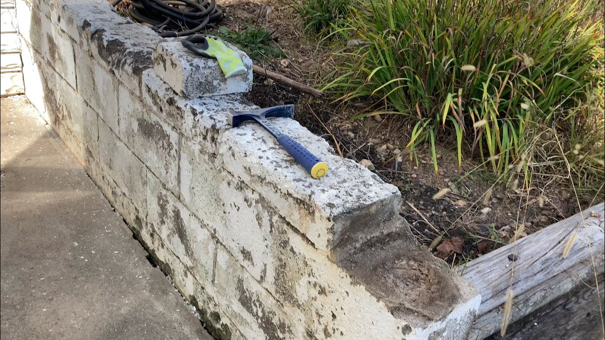 Macey_Lou's tweet photo. I did some work fixing this retaining wall on my patio! Check it out: https://t.co/j2XjoK5XTV #patio #gardenspace #springcleaning https://t.co/3Al8zY11CL