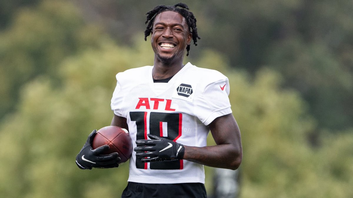 OfficialFNKLive's tweet photo. BREAKING: #NFL has suspended #DirtyBirds WR Calvin Ridley for the entire 2022 football season for betting on #NFL games this past season. https://t.co/221xYAADIt