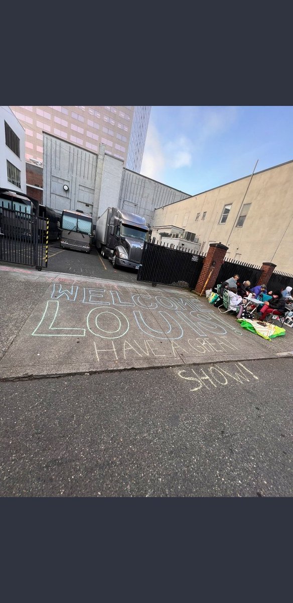 Louis Tomlinson Updates tweet media