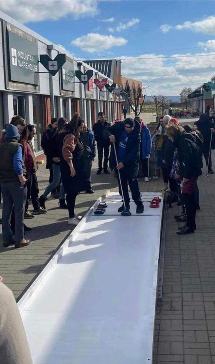 Inspired by @ParalympicsGB, we hosted pop-up wheelchair friendly curling in our shopping mall, enabling people to try new sport they wouldn’t usually be able to easily access 🌟 

We can’t wait to watch the rest of @Paralympics on @C4Paralympics, good luck @ParalympicsGB 🇬🇧 🙌🏼