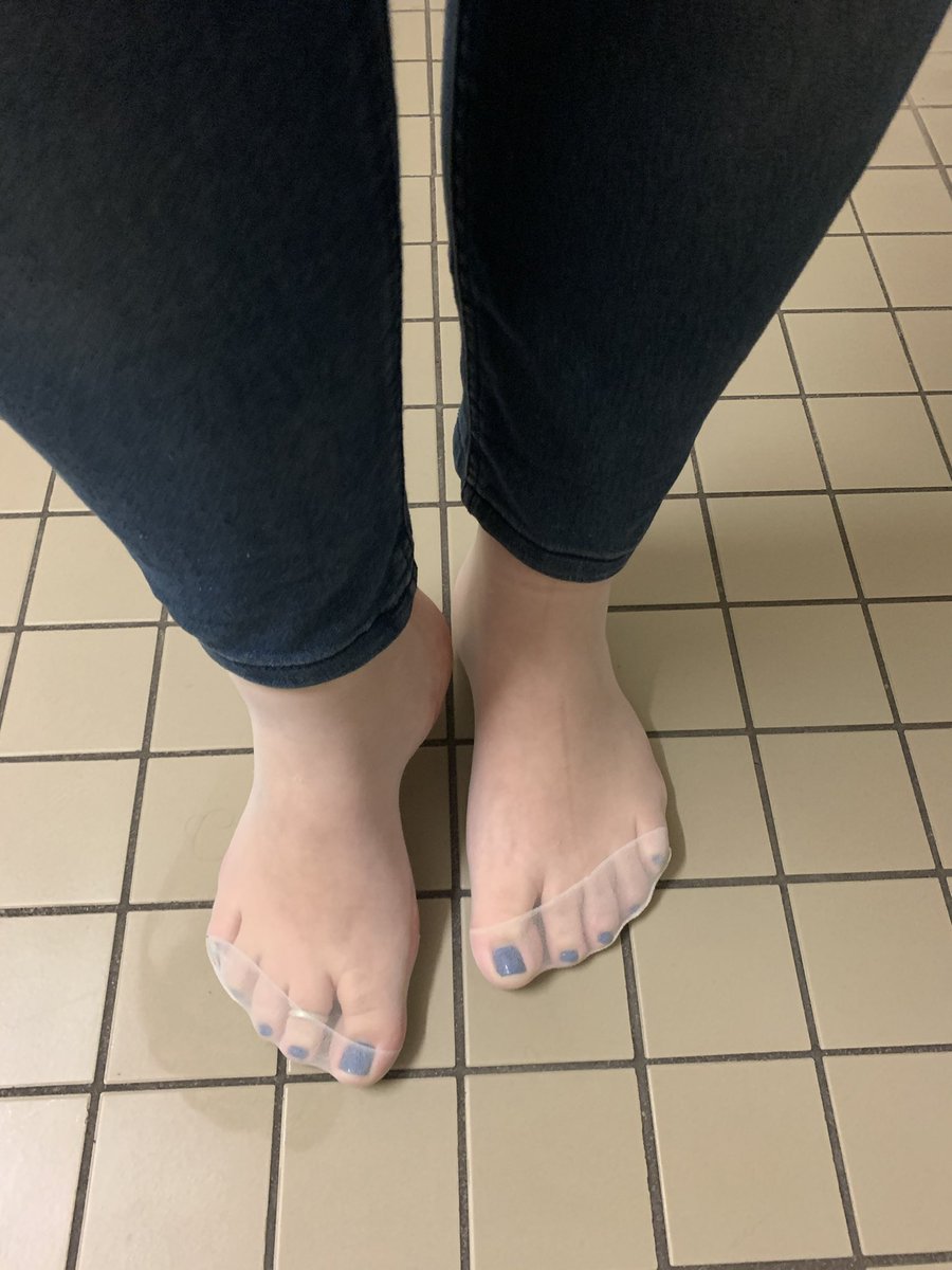 MrsWickedSoles's tweet photo. Retweet if you would get on your knees right now and worship me in front of my co-workers https://t.co/Ck4GAhd8wR