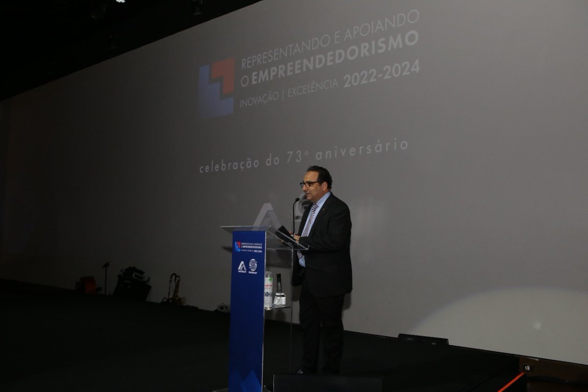Fenaconfed's tweet photo. O presidente da FENACON, Sérgio Approbato, participou da celebração do 73° aniversário do Sescon-SP na última sexta-feira (04/03). Na ocasião, também foi formalizada a posse da nova diretoria vigente de 2022 a 2024.
#FENACON #SESCONSP #AESCONSP #cerimoniadeposse #aniversario https://t.co/TSJeC3dtTM