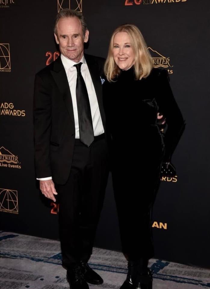 CATHERlNEOHARA's tweet photo. Catherine last night at the 26th Annual Art Directors Guild Awards :) https://t.co/mtf9mi6Ju2