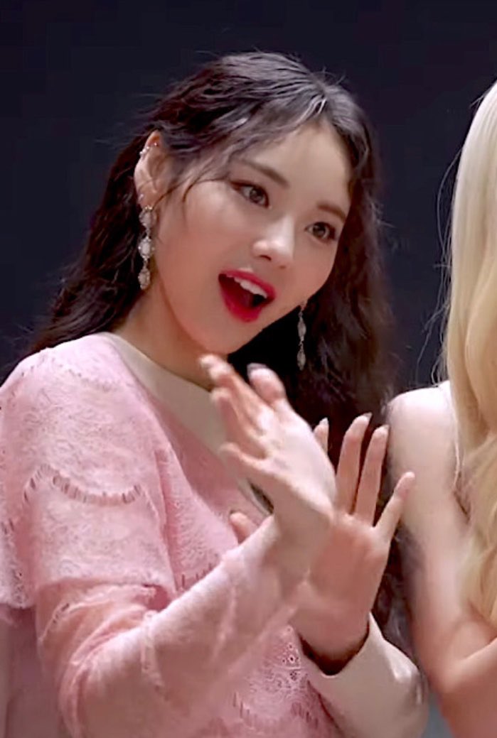 hourly jinsoul (@hourjinsoul) on Twitter photo 