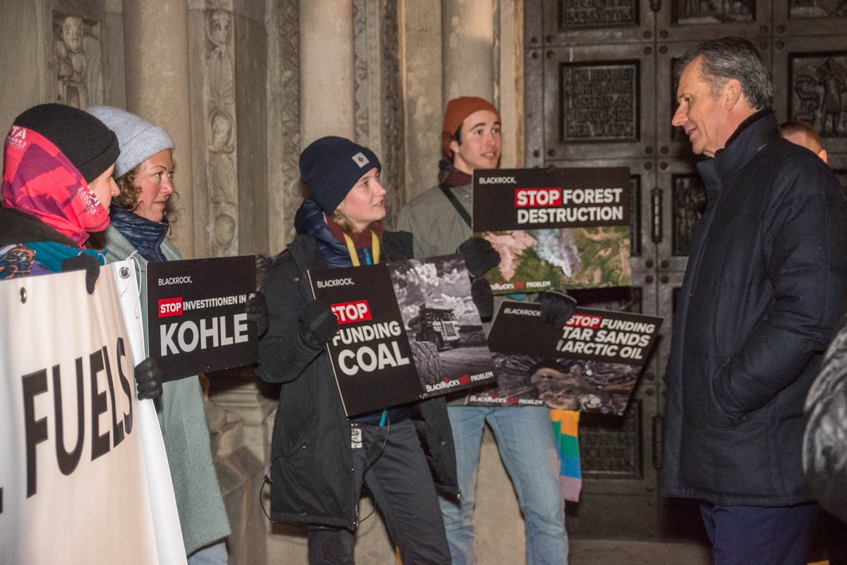 📣 We disrupted today the visit of Philipp Hildebrand #2 of <a href="/BlackRock/">BlackRock</a> to the Cathedral of Zürich to demand that the firm exit fossil fuel majors without a credible transition plan, especially in war mongering states 
#StandWithUkraine #BlackRockBigProblem #NoFaithWashing