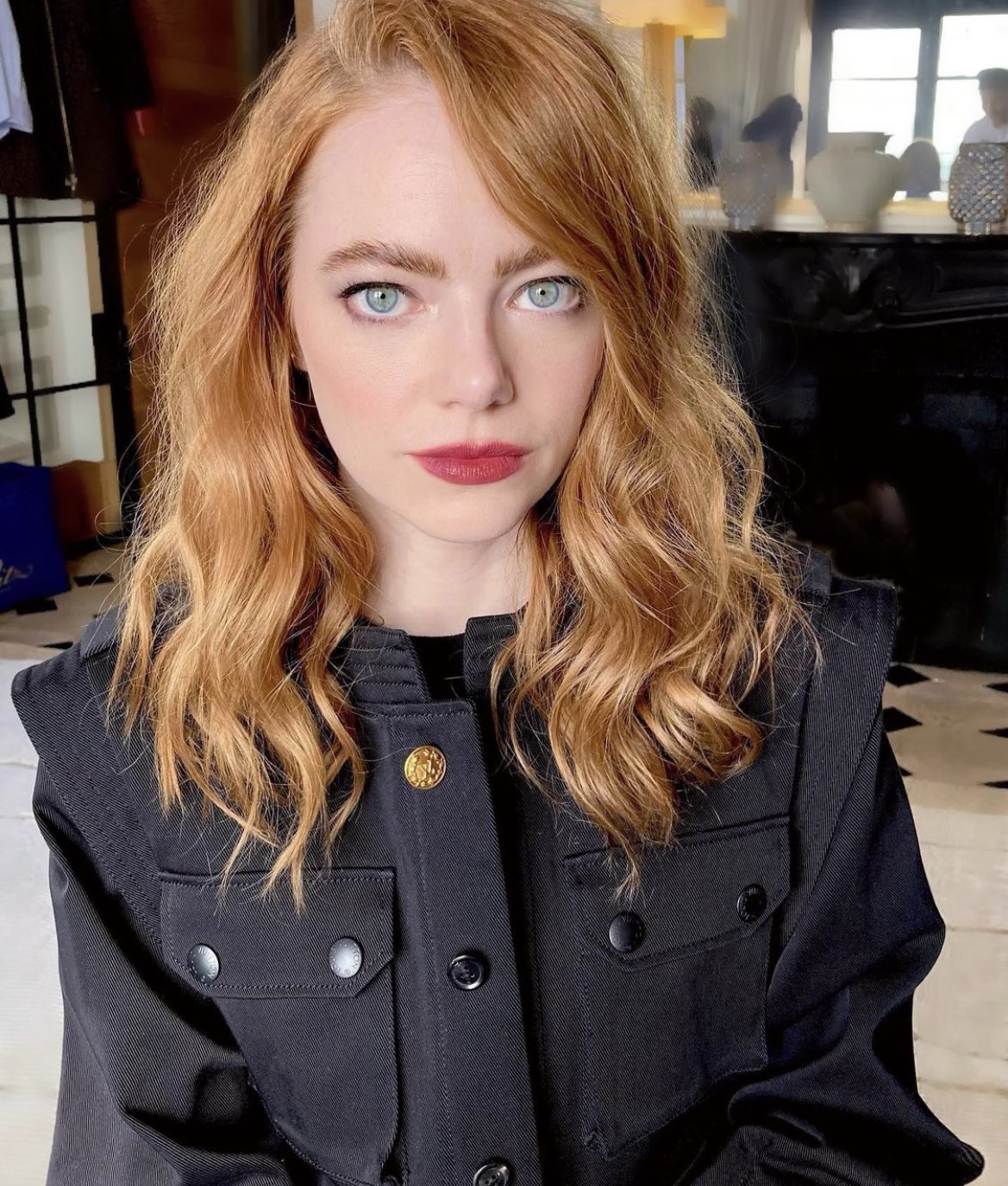 comfort emma stone on X:  / X