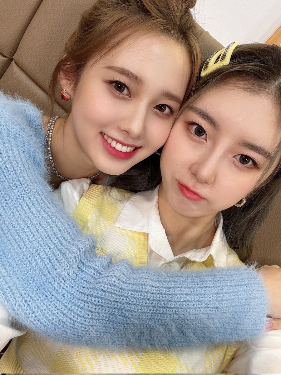 JuhyeonFR's tweet photo. ↳『 UCube 』『 29.11.21 』

[📸] 

Nayoung, la vitamine de LIGHTSUM. 🐰

#LIGHTSUM #라잇썸 
#주현 #JUHYEON 
#LightAWish #라잇어위시 #VIVACE

@CUBE_LIGHTSUM https://t.co/Cm1E1MCyeq