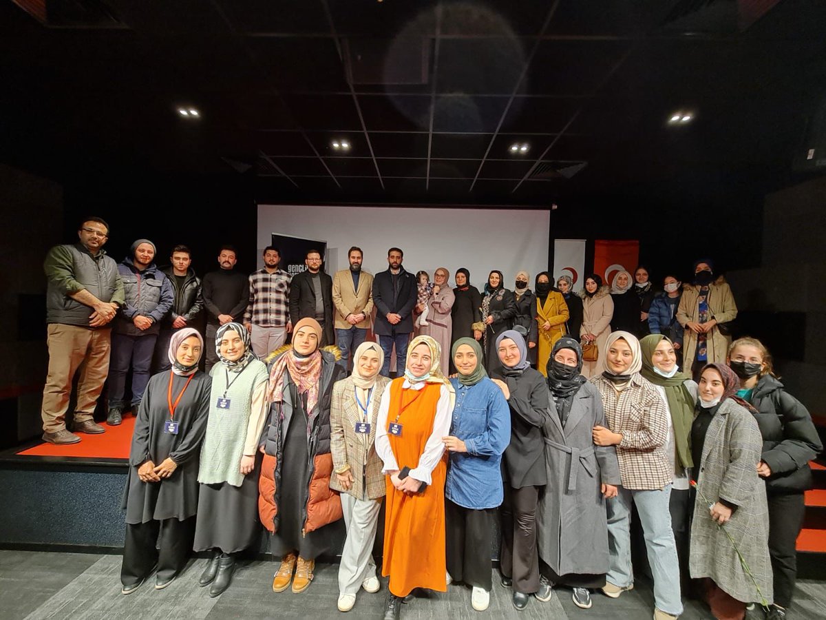 GenclikHamlesi's tweet photo. Gençlik Hamlesi olarak #8Mart Dünya Emekçi Kadınlar Günü için Sultanbeyli Genç Kızılay (@genckizilay34sb ) ile düzenlediğimiz "İçimizdeki Kadın Tasavvuru Üzerine" programımızı gerçekleştirdik.

Kıymetli programları için Ayşen Korkmaz Çetin Hanıma ve katılımcılara teşekkür ederiz https://t.co/0D4i20CLLc