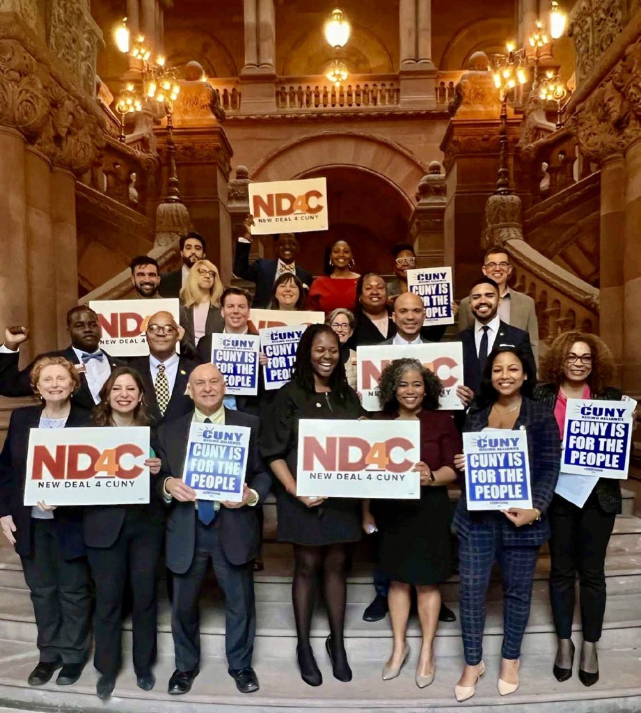 JoAnneSimonBK52's tweet photo. I’m #Allin4SUNYCUNY. This year’s budget surplus must invest in students thru more faculty & counselors; transition to a tuition-free system, a #NewDeal4CUNY!
A majority of @NYSA_Majority are now cosponsors! #CUNYRising @PSC_CUNY https://t.co/S6nulg08PW