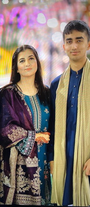 میرا بیٹا ماشااللہ مجھ سے لمبا ہو گیا اور بڑی خوشی سے کہتا ہے مما آپ سے لمبا ہو گیا ہوں میں 😂ماشااللہ❤️