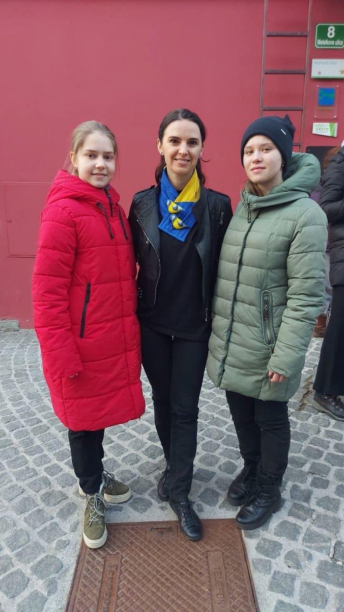 LynivOksana's tweet photo. 💙💛🎶 67 young musicians have arrived now to Ljubljana from different cities of Ukraine. It was one of the most beautiful moment in the last 12 days in my life to see children smiling again! A big 🙏🏻 to our new partners @Slovenian youth orchestra M. Peršuh
#musicforfuture https://t.co/flWqG22u6d