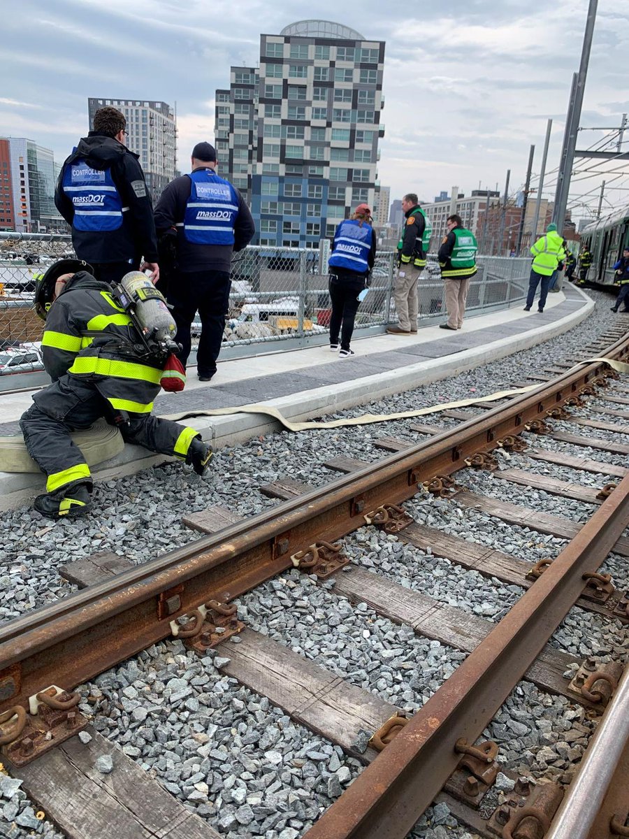 .<a href="/WestonSampson/">Weston & Sampson</a> team members were on hand this weekend as the <a href="/MBTAGreenLine/">MBTA Green Line</a> held a mock drill with #publicsafety agencies simulating a crash between two trains at the new #GLX stations at Lechmere in Cambridge &amp; Union Square in Somerville. 
#SafetyFirst 
bostonglobe.com/2022/03/06/met…