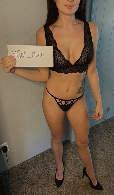 2 pic. #GetNude4GetNude #FanSign *A MUST* Head On Over To #TeamGetNude Gorgeous @SouthernBabyMKR For