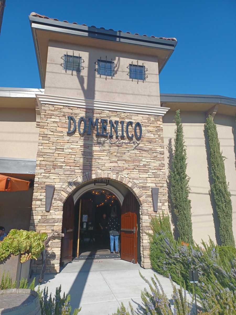 rukiddingme3590's tweet photo. Good times yesterday at Domenico Winery🙂🍷🍷🧀#wineclubmember #suburbanwinery #barreltasting #nomaskrequired 👍 https://t.co/zXZvM2Rm0p