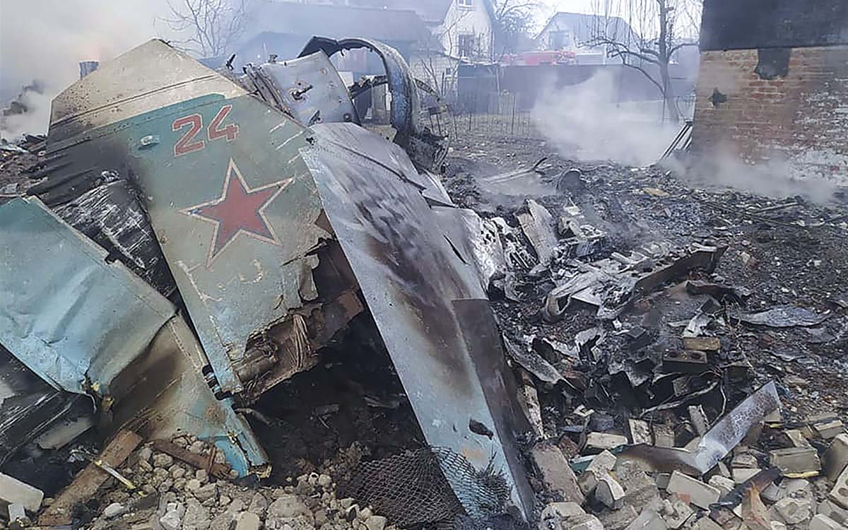 teledos_tcs's tweet photo. #Ucrania | Los combates entre las tropas rusas y las milicias ucranianas se han intensificado en las últimas horas en los alrededores de #Kiev, según informó este lunes el alcalde de la capital ucraniana, Vitali #Klichko. #TL2 https://t.co/3E1Q8rc9eQ