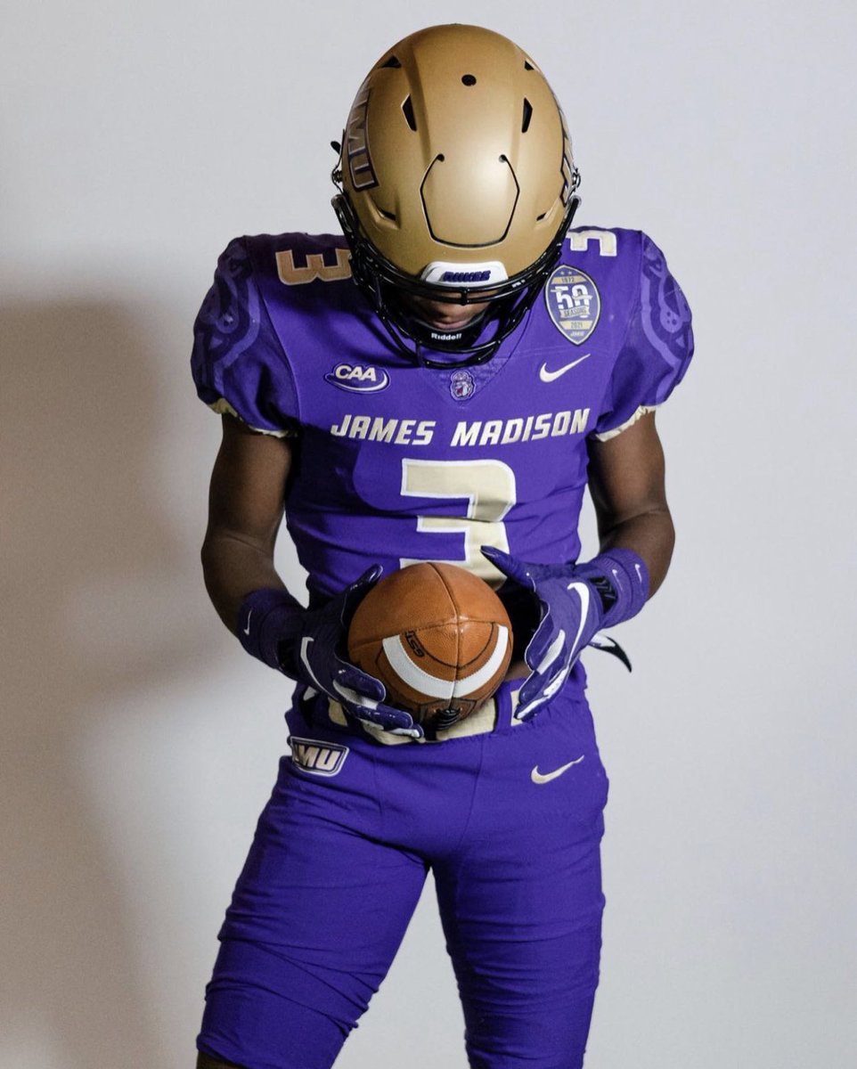 DorianH2023's tweet image. Errbody wanna kick it wit me, I’m the littest in my city #chosen 🥇 #JMUWASLIT 🔥