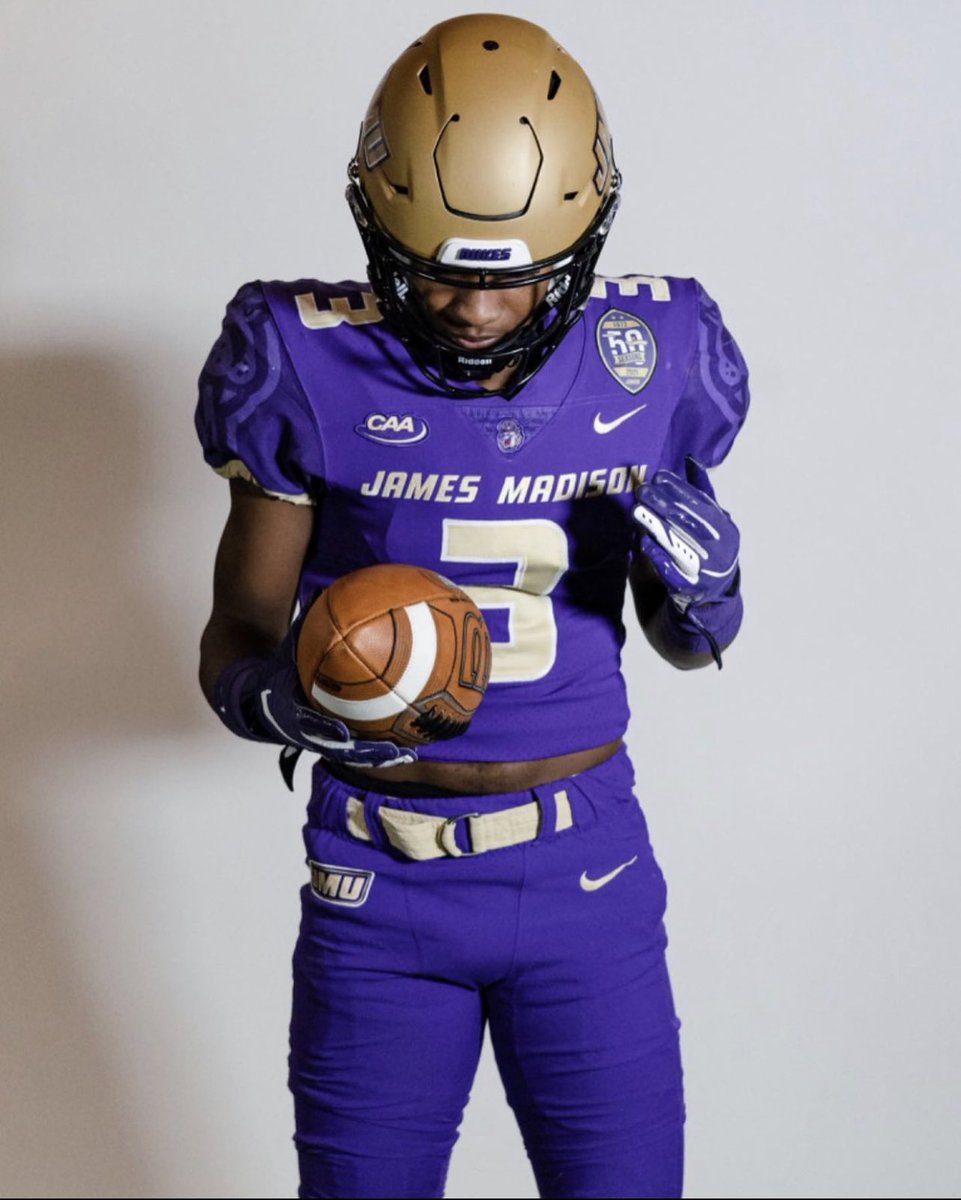 DorianH2023's tweet image. Errbody wanna kick it wit me, I’m the littest in my city #chosen 🥇 #JMUWASLIT 🔥