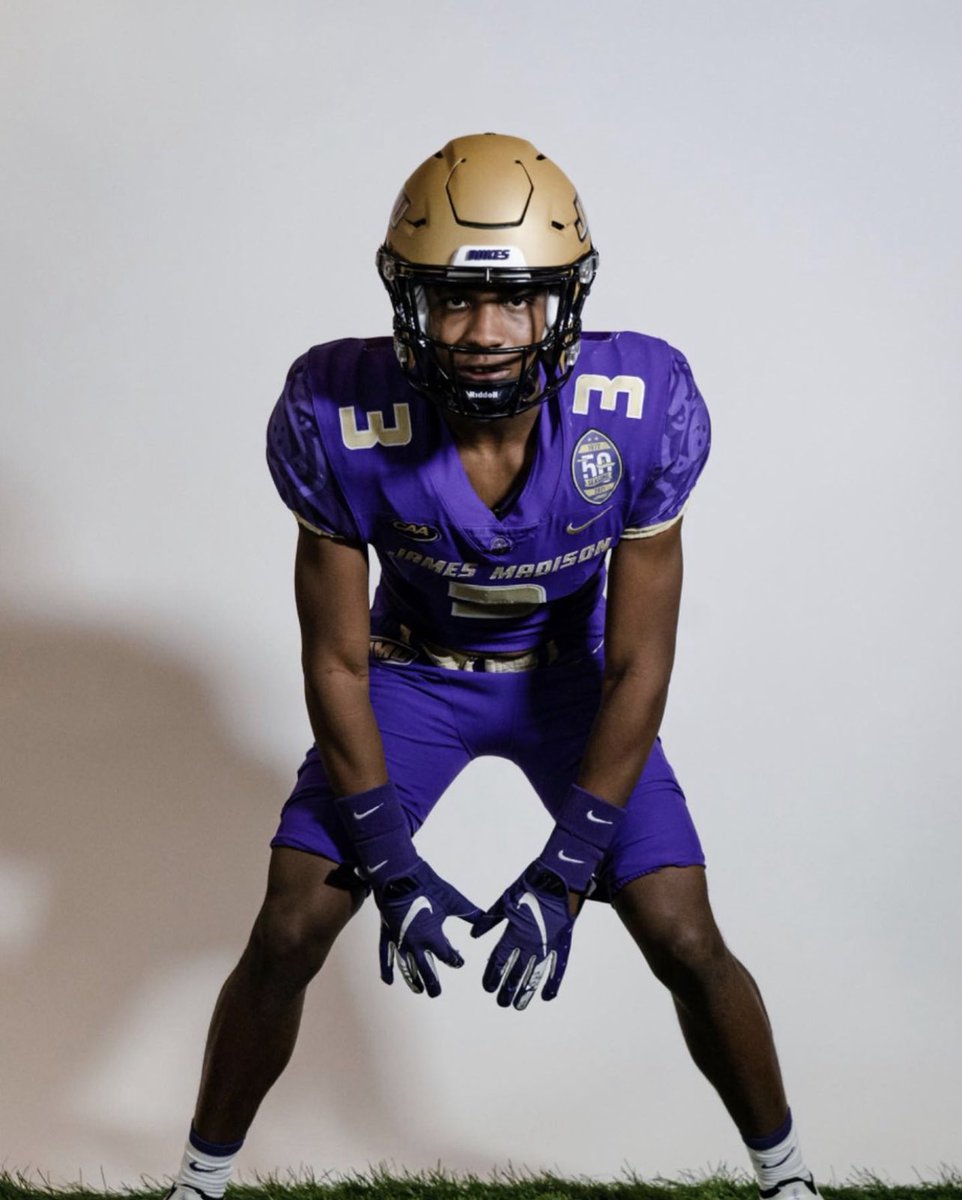 DorianH2023's tweet image. Errbody wanna kick it wit me, I’m the littest in my city #chosen 🥇 #JMUWASLIT 🔥