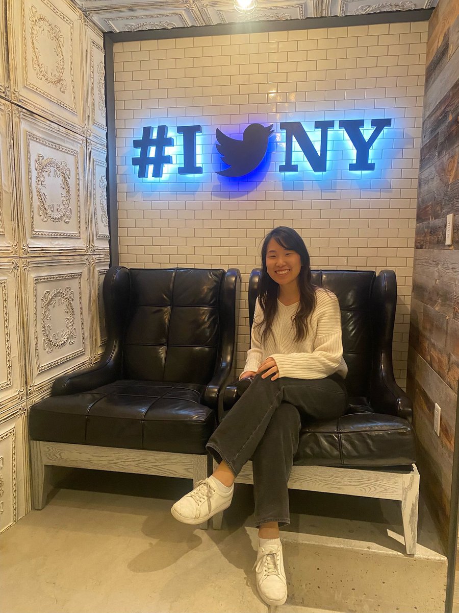MonaNorcini's tweet photo. officially one month since I became a tweep and couldn’t be any happier🥰 @TwitterNYC #LoveWhereYouWork https://t.co/yS9neQryPI