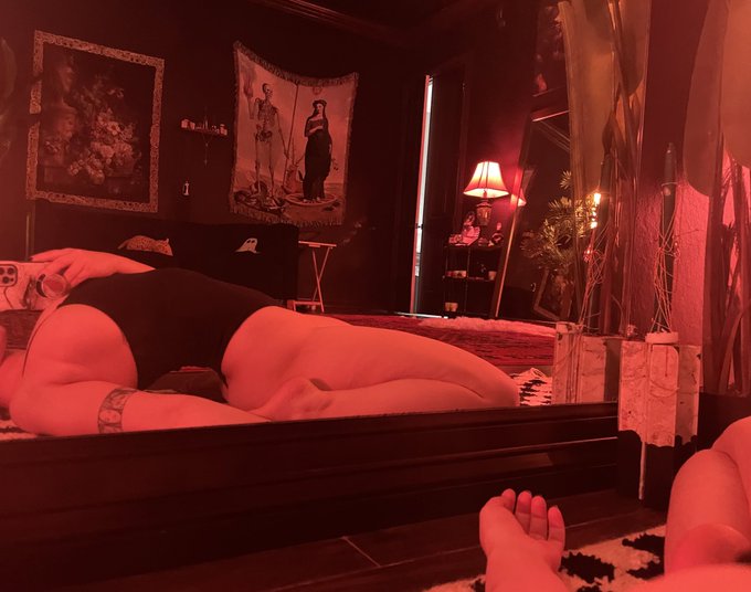 Once again, I&rsquo;ll break my spine for you https://t.co/HV6eKuYSE7