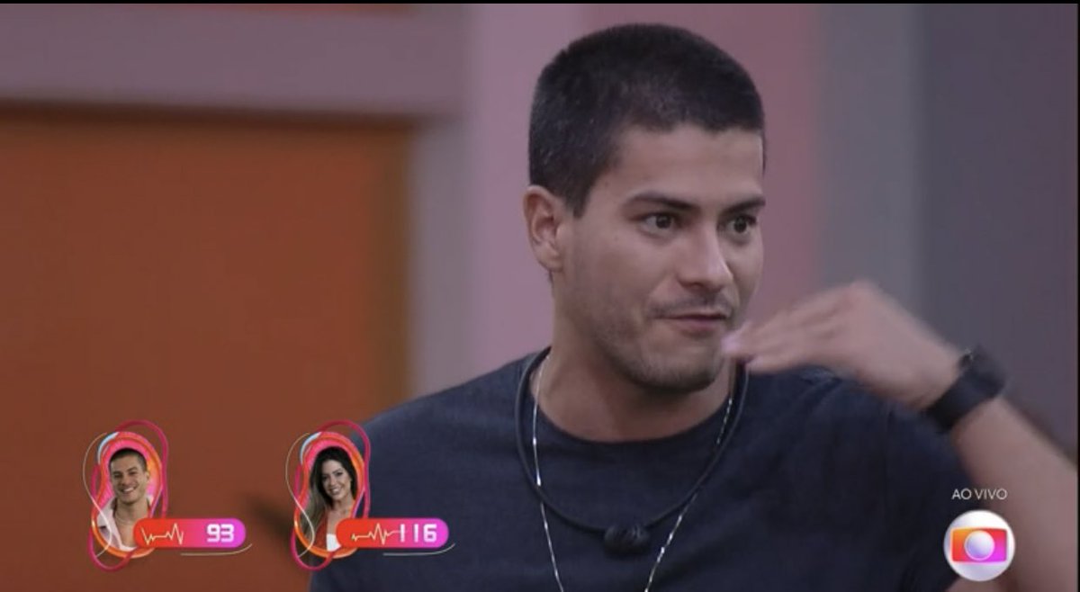 centralreality's tweet photo. O homem usa o ao vivo como ninguém. Ele explica tim tim por tim tim pra todo mundo que ta no sofá entender #BBB22 https://t.co/CJeUvtmDya