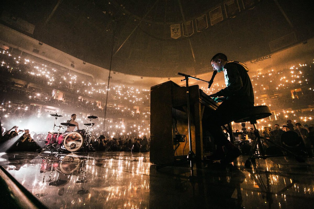 Truce twenty one pilots клип. алиса включи twenty one. Stay alive twenty one pilots. алиса включи twenty one. Stressed out текст.