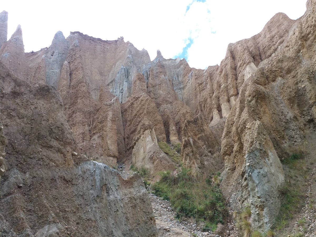 #Omarama #ClayCliffs Pretty cool. Much like the Pinnacles. Start the #Alps2Ocean tomorrow. 5 days of having a sore arse. Can't wait