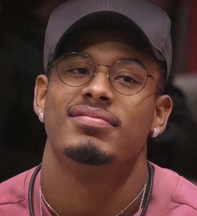 soueunoreality's tweet image. A dicção que eu queria ter / a dicção que eu tenho