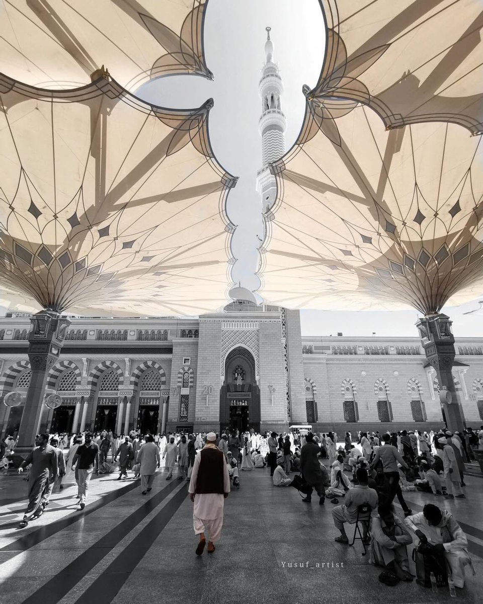 Omer_09162's tweet photo. عن أبي هريرة رضي الله عنه قال رسول الله عليه الصلاة والسلام : اتقِ المحارم تكن أ��بد الناس وارض بما قسم الله لك تكن أغني الناس وأحسن إلى جارك تكن مؤمنا وأحِبَّ للناس ماتحب لنفسك تكن مسلما ولا تُكثر الضحك فإن كثرة الضحك تُميت القلب .. صحيح الجامع

#صلاه_الفجر https://t.co/CF2kZ0xUk6