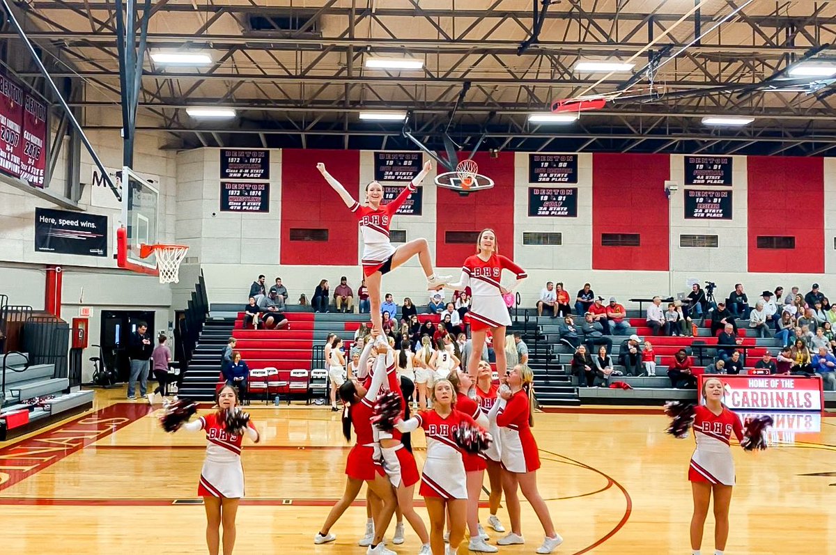 bhs_cheersquad's tweet photo. Cheering on our boys and girls teams in the District Tournament! ❤️🏀 https://t.co/6mcn0T1QaC