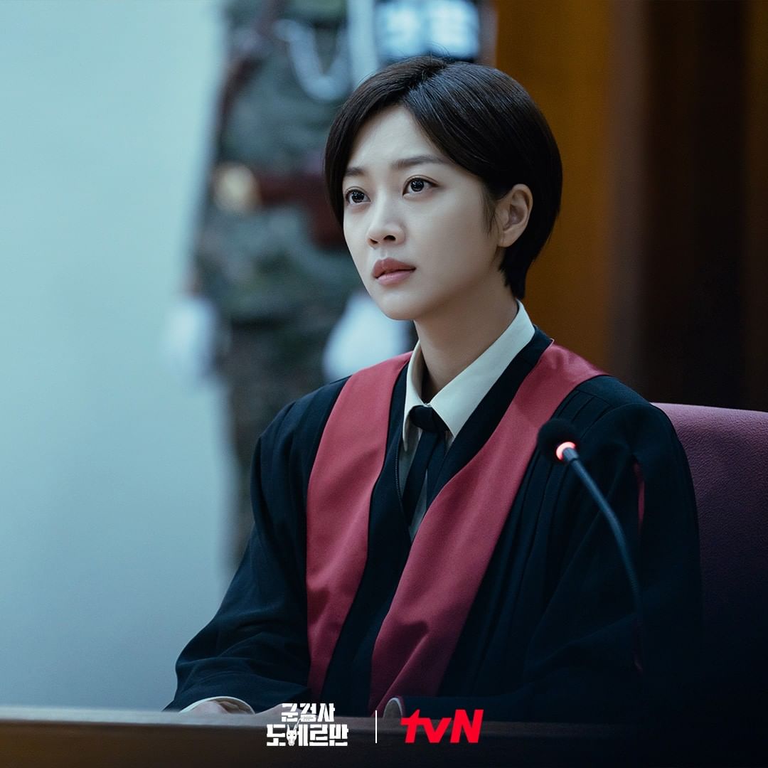 THEK___KING's tweet photo. 🐶Military Prosecutor Doberman🐶

Mala-flavored action! Sprite! #AnBoHyun #ChoBoA are punishing villains. #KimWooSeok #MilitaryProsecutorDoberman

Check out the ranking on THEKKING!
The final 1st will be sent to New York Times Square

*Source tvN official instagram (୨୧ ❛ᴗ❛)✧ https://t.co/A7nvCfm9eD