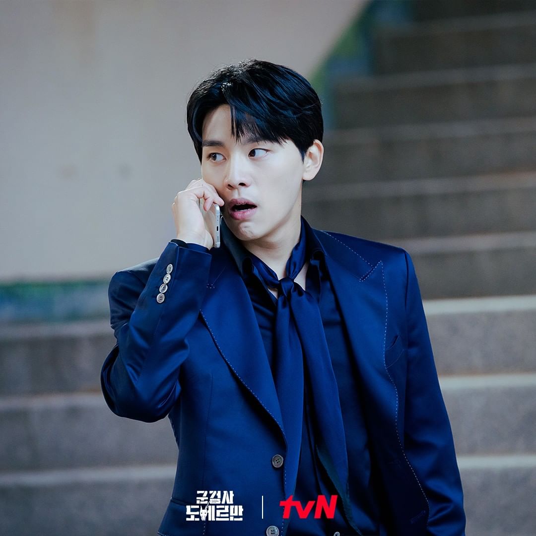 THEK___KING's tweet photo. 🐶Military Prosecutor Doberman🐶

Mala-flavored action! Sprite! #AnBoHyun #ChoBoA are punishing villains. #KimWooSeok #MilitaryProsecutorDoberman

Check out the ranking on THEKKING!
The final 1st will be sent to New York Times Square

*Source tvN official instagram (୨୧ ❛ᴗ❛)✧ https://t.co/A7nvCfm9eD