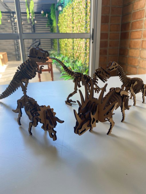 How to make me happy: dino puzzles <3  Easily I spent some hours on them  haha  -------------- Tch&ecirc;,