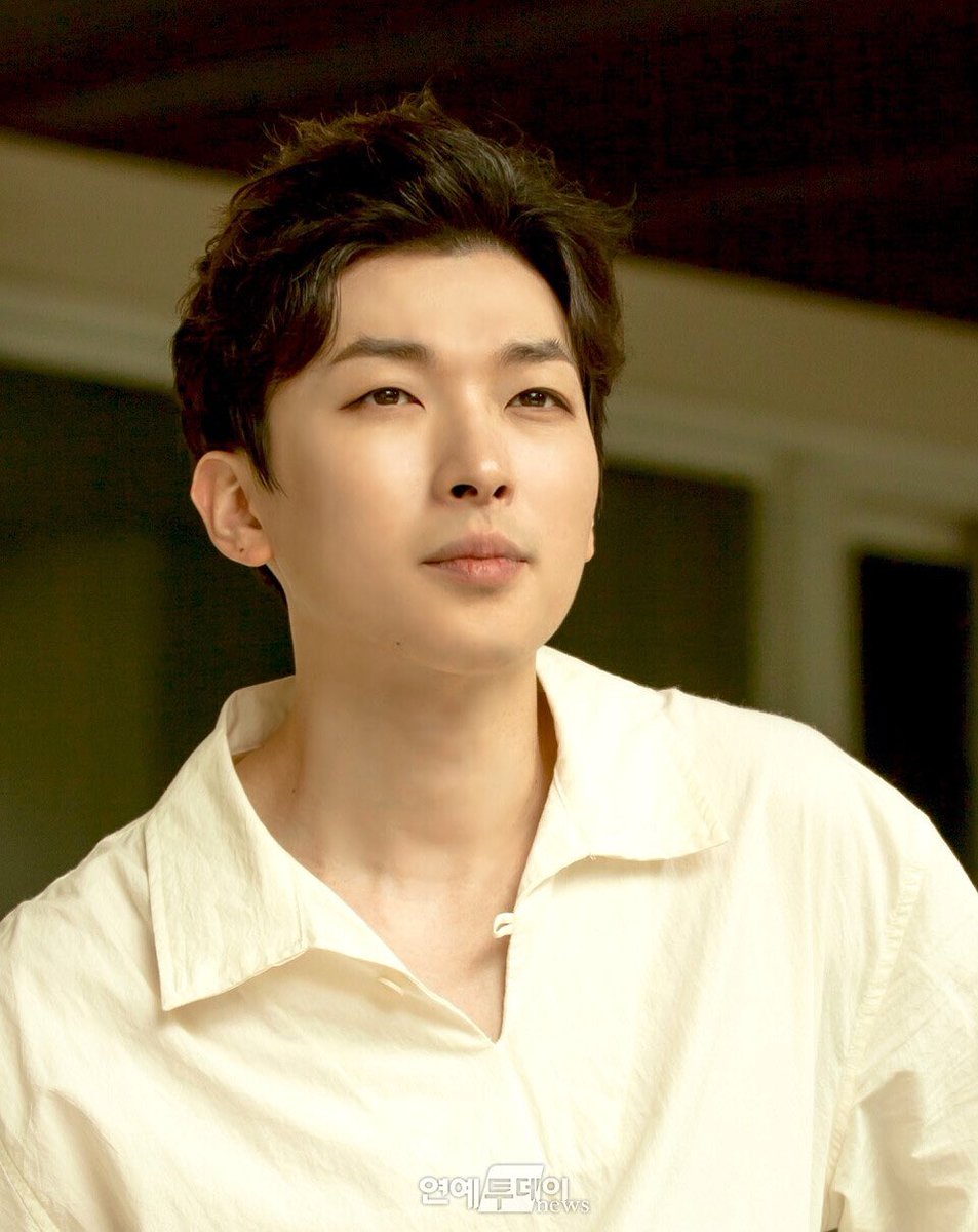 📰 박강현, 신인상 4년 만에 주연상..비례하는 "책임"

“그냥 주어진 일을 열심히 했는데, 감사하게 예쁘게 봐주신 것 같아요”

전문은 아래 출처를 통해 확인해주세요☺️

출처｜연예투데이뉴스
tvj.co.kr/news/articleVi…