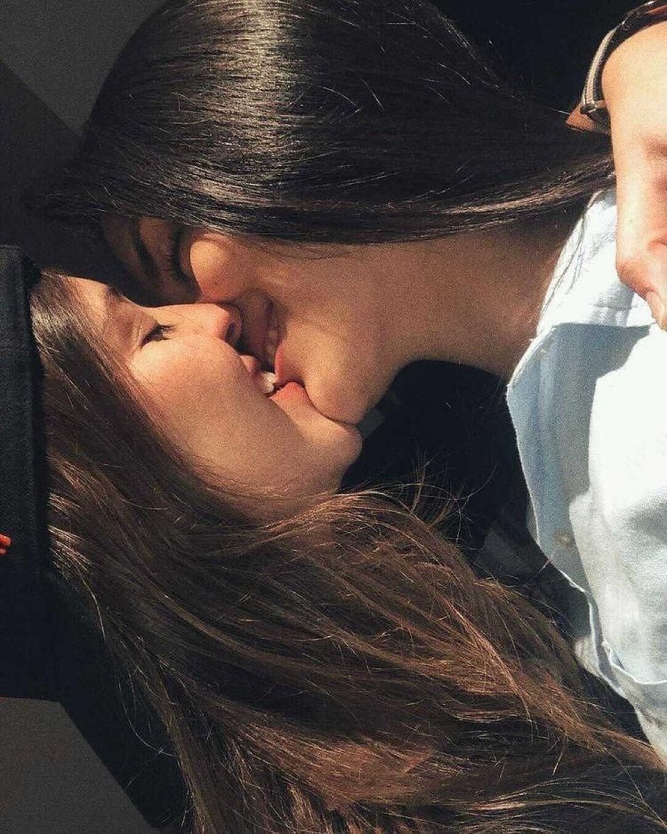 Lesbian Sex♡ tweet media