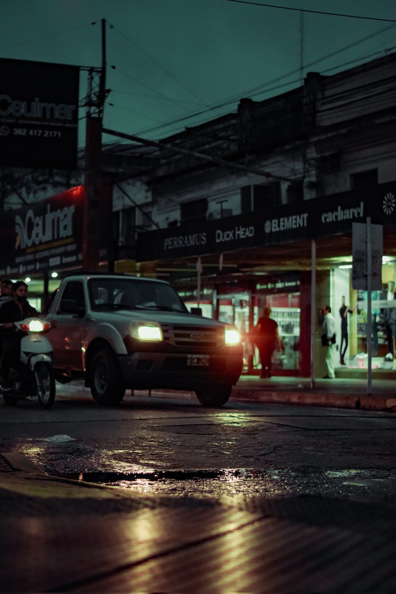 Día gris ⛈️ 

Ig: santy.maldonado01

Me ayudas mucho con un like o un Rt si te gustaron las fotos😊
#nikon #d7200 #chaco #resistencia #nocturno #ciudad