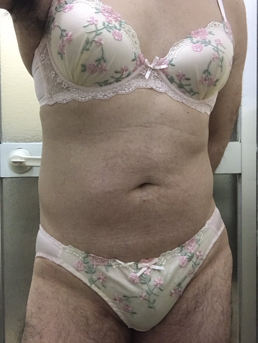 yoshi38440442's tweet photo. 昨日は
こちらの下着を着けてました https://t.co/nfj4OwmUHy