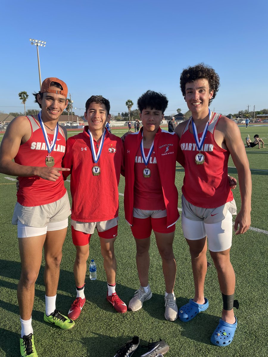 SharylandTrack's tweet photo. 4x800m relay team receive 🥇place #WAR #hardworkpaysoff #speedkills #runSHS https://t.co/0DqqIVEAoM