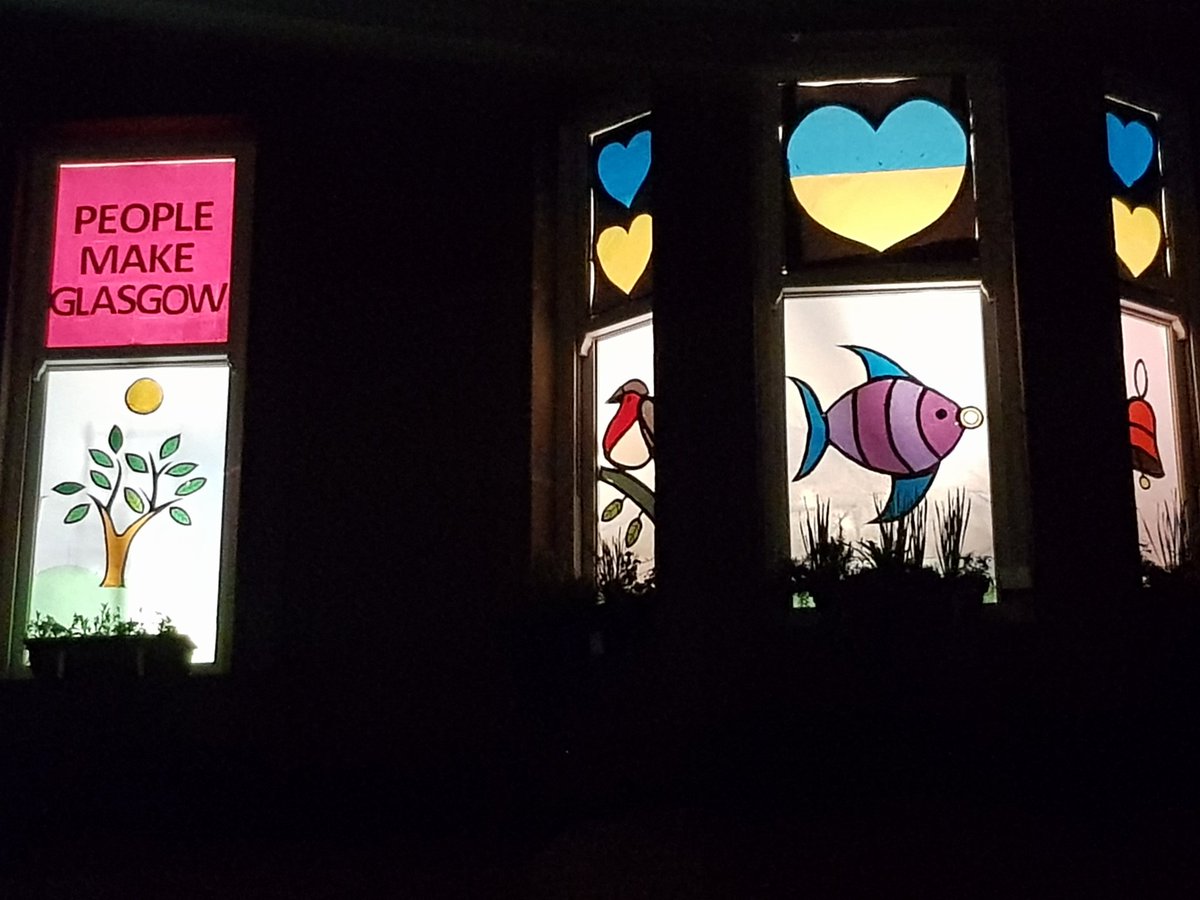 EilidhScotland's tweet photo. @MountWindow @MountFloridaPri Loved looking at all the windows this evening, they are amazing! #peoplemakeglasgow https://t.co/KBNazUCDs1