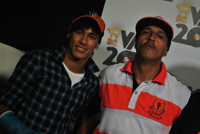fdalvinegro's tweet photo. "Neymar voltando (para o Santos), é tipo Jesus voltando."

— Mano Brown, no @Podpah. https://t.co/1pLu4PF4Qt