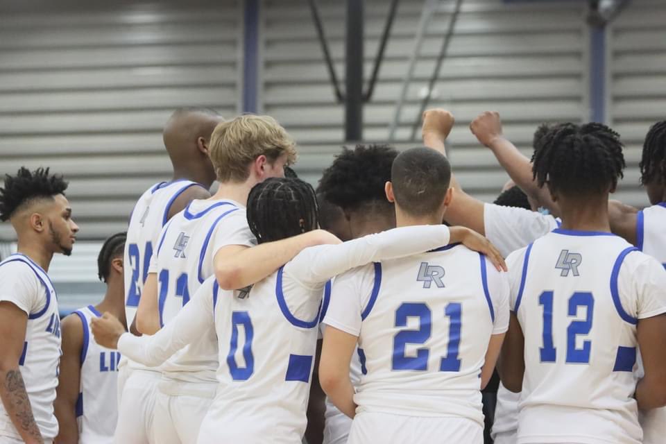 ⚪️🏀🔵 SCORE UPDATE 🔵🏀⚪️
End of Q1 in MHSAA Districts 
Lincoln - 15
Ypsilanti - 1