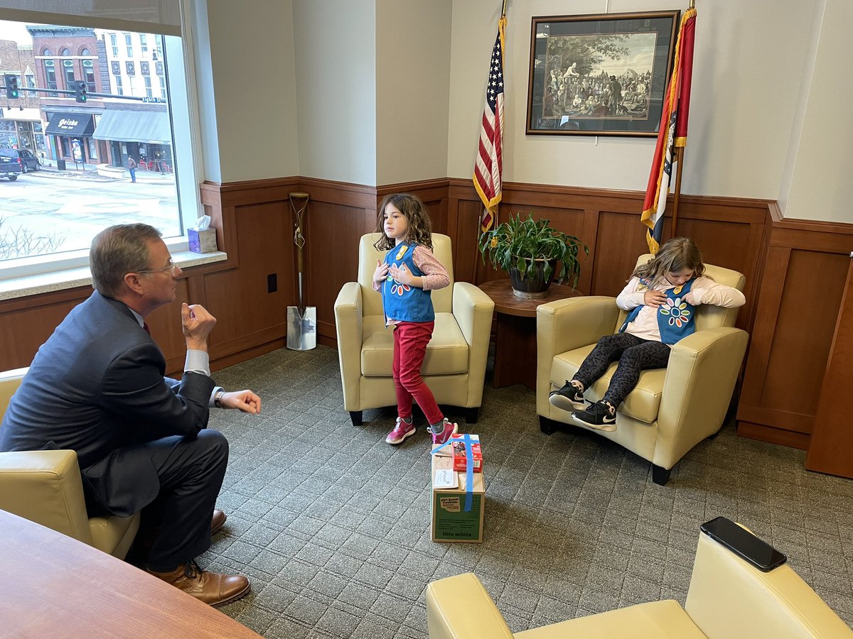Great meeting today with two Columbia @girlscouts account executives. Their delivery was on time, the quality and quantity superb. Excellent leadership, marketing and business skills on full display. #NationalGirlScoutWeek @BrianMillner