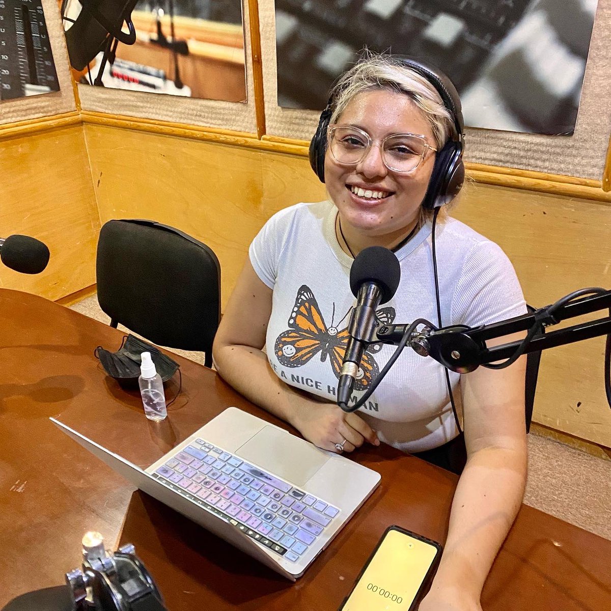 LSCUN_Radio's tweet photo. ¡Arrancamos la temporada! 📻 Retomando los programas en vivo después de 2 años 🎙

#ComunidadEnFrecuencia #LSCR #Temporada2022 https://t.co/HHpFAeYiSh