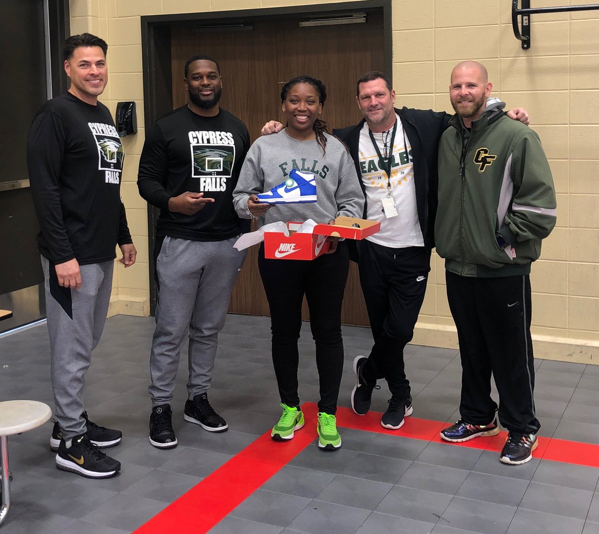 UrsulaHill25's tweet photo. Today I experienced all the FEELS! My Co-Brothers (My coworkers turned brothers) surprised me with a congratulatory gift for my new adventure. If you KNOW ME you know this gift was PERFECT. The thoughtfulness behind  it!  It’s been US the past 7 years. I am going to miss them! https://t.co/Co8d4nIlKO