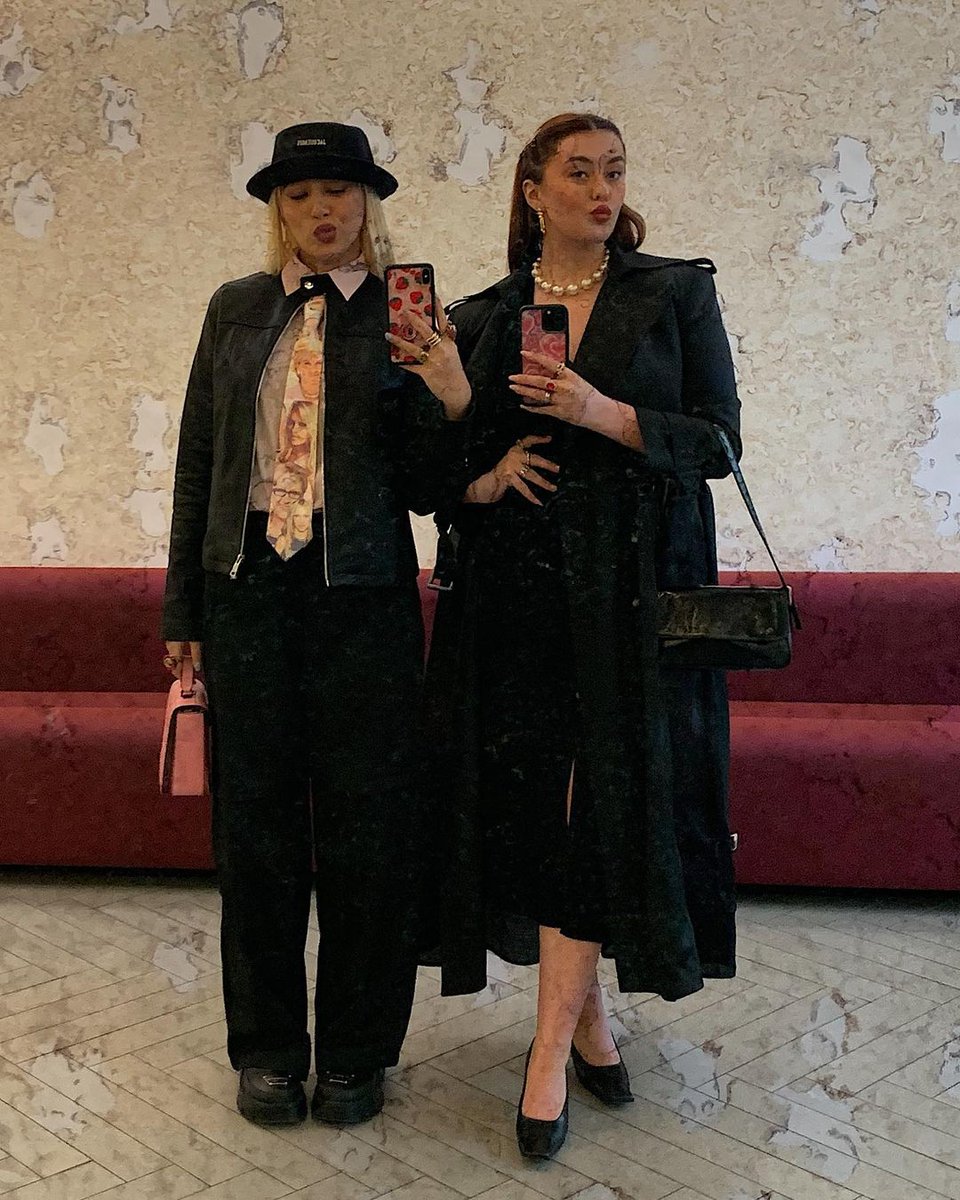 starsoflena's tweet photo. Fancy ladies who do fancy things. ❤️ https://t.co/voMqyOgaa3