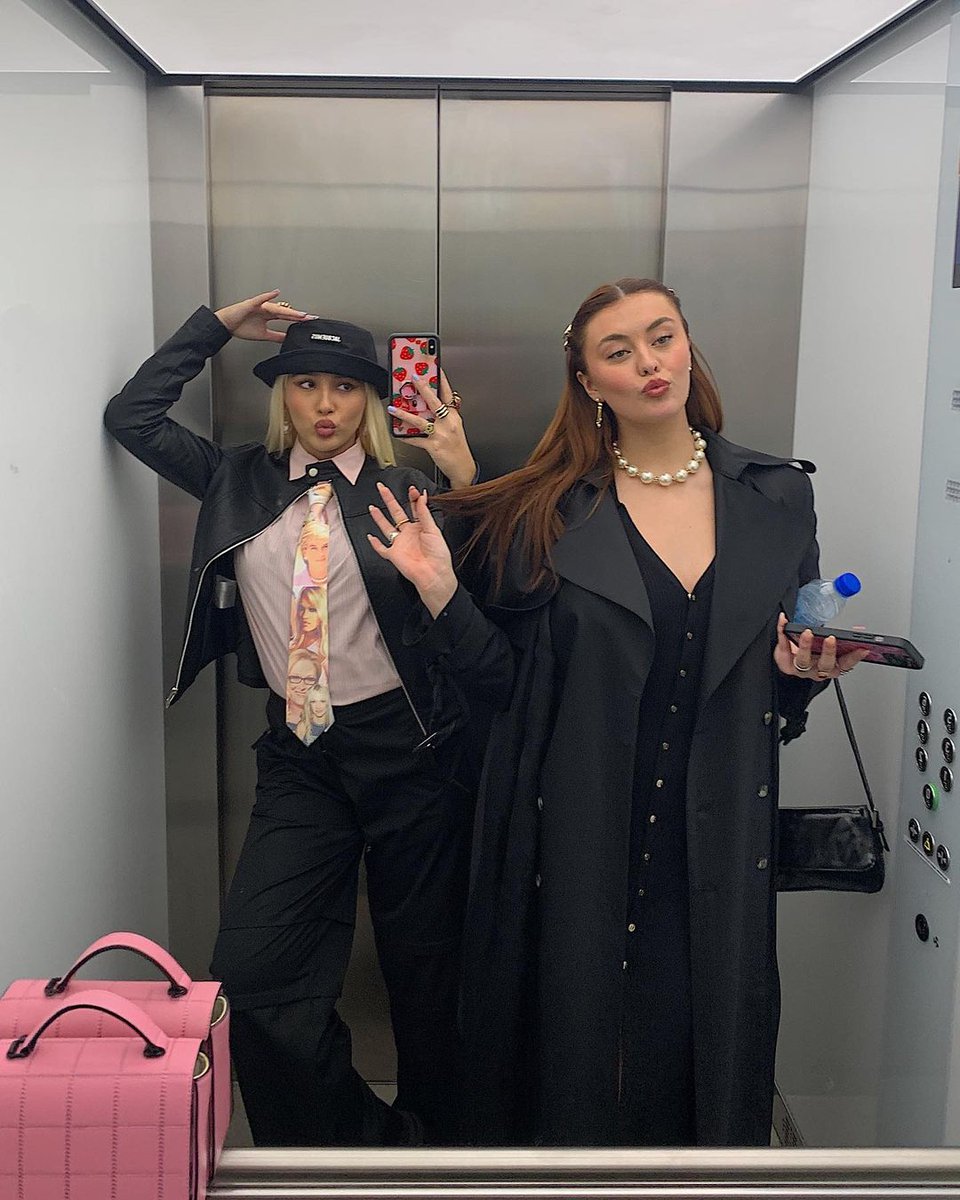 starsoflena's tweet photo. Fancy ladies who do fancy things. ❤️ https://t.co/voMqyOgaa3