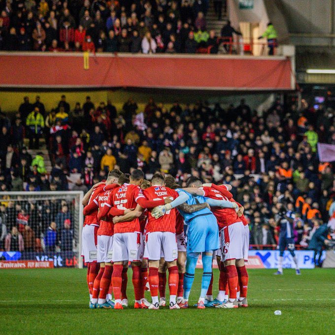 SteveCook28's tweet image. Another special night under the City Ground lights. That noise 😍😍😍