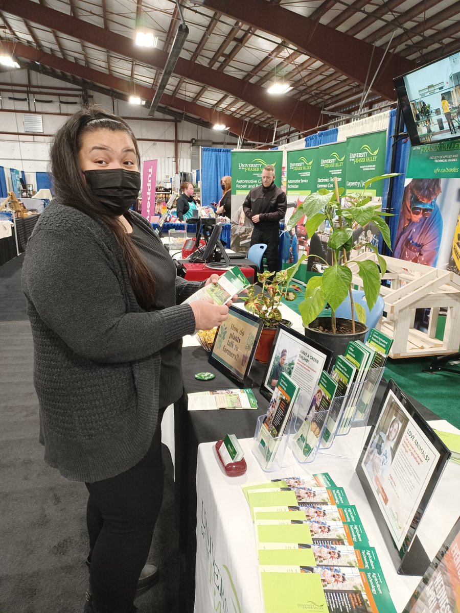 ABTatUFV's tweet photo. Thank you to @goUFV’s Agriculture Technology department for hosting an #ABTatUFV student on practicum. @jsepass1 is having a wonderful #ABTPracticum doing everything admin from cataloguing books to assisting at the Women’s Expo in Chilliwack. (Photo credit: Michelle M.) https://t.co/eZDFaB0AcA