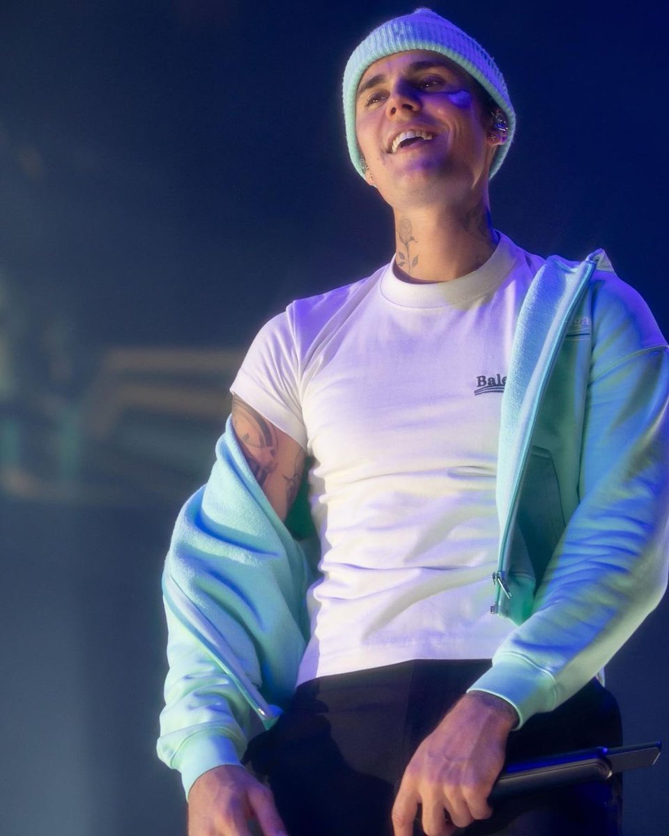 biebernovidade's tweet photo. JUSTIN BIEBER https://t.co/CsnDw7BHpP