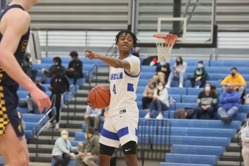 ⚪️🏀🔵 SCORE UPDATE 🔵🏀⚪️
Halftime in MHSAA Districts 
Lincoln - 27
Ypsilanti - 10